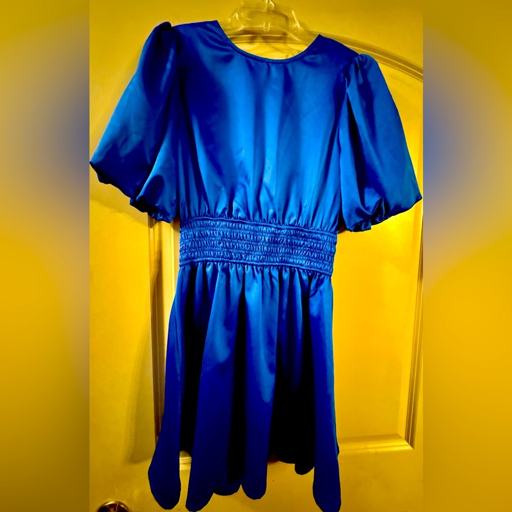 NWT BACKLESS TRIANGLE ON DRESS